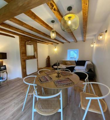 Arreau Apartment | L'ancien Hôtel du vieux Cèdre