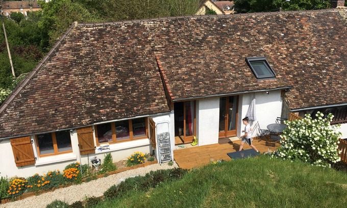 Paron Apartment | L'ANNEXE: 20 m2 studio with terrace and greenery! 5mn from Sens