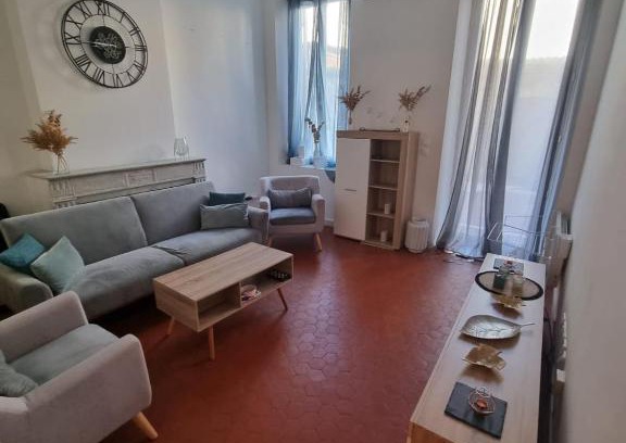 6th Arrondissement Apartment | L'Antre du Dragon