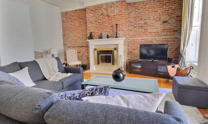 Vieux-Quebec-Cap-Blanc-colline Parlementaire Apartment | L'Appartement central in the heart of Old Quebec