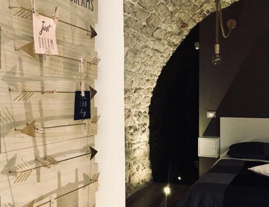 Casamassima Bed & Breakfast | L'ArChasetta Historic Apartments