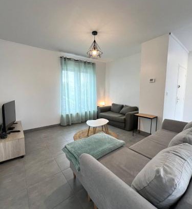 Charleville-Mezieres Apartment | L'Arche d'Arthur - 4 pers