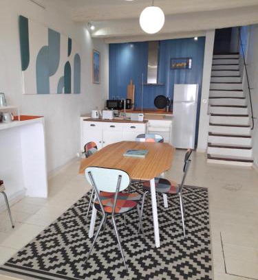 Roussillon House | L'atelier au coeur du village