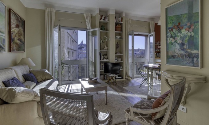 Hotel-de-Ville Apartment | L'Atelier by Interhome