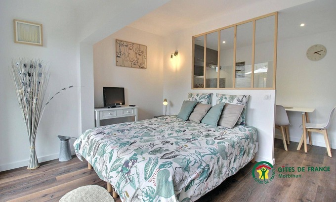 Surzur Apartment | "L'Aube - Private SPA - Quiet location