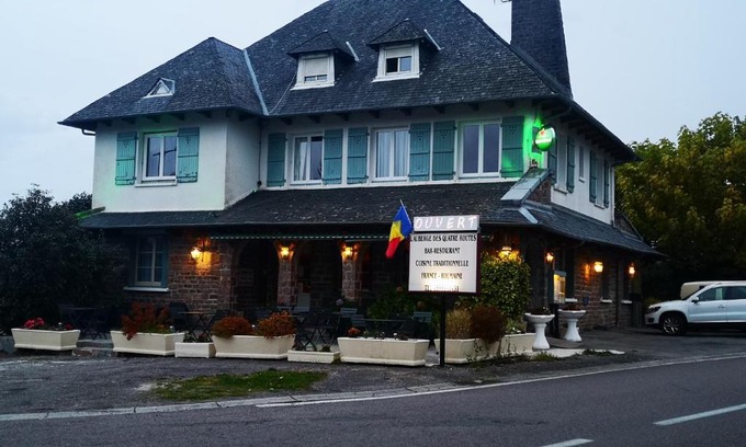 Albussac Bed & Breakfast | L'auberge des quatre routes