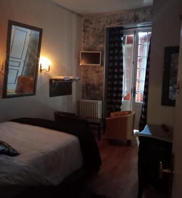 Saint-Amand-Montrond Hotel | l'authentique