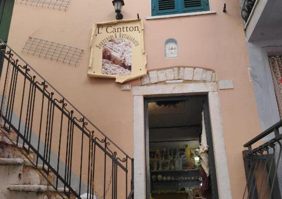 Colonnata Bed & Breakfast | L ' CANTON B & B