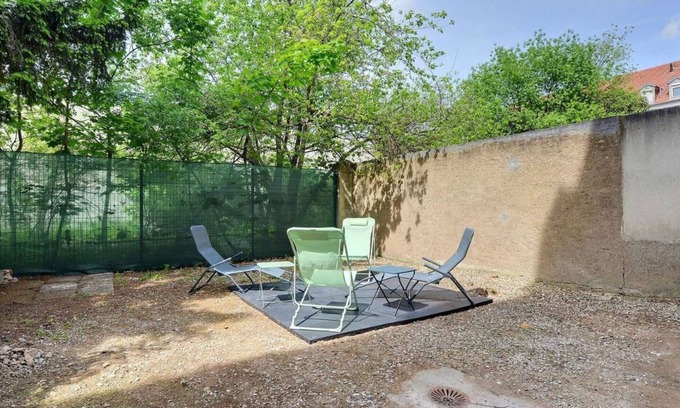 Mulhouse Apartment | L'Ébène, Elegance Near the Highway, Free Parking