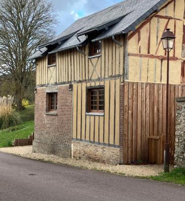 Le Bec-Hellouin House | L Ecurie du Petit Moulin