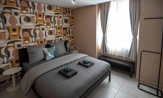 Blois Apartment | L'Esprit d'Herbin : An abstract stay in Blois