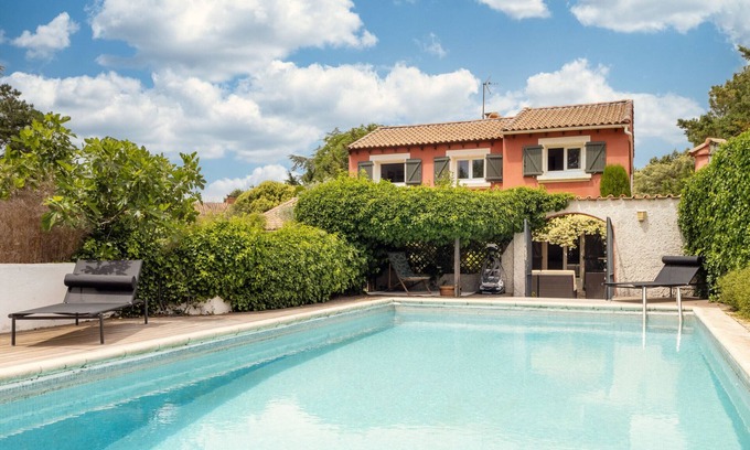 Rochefort-du-Gard Ski Chalet | L'Hacienda, a beautiful holiday home with private fenced pool in Languedoc-Roussillon