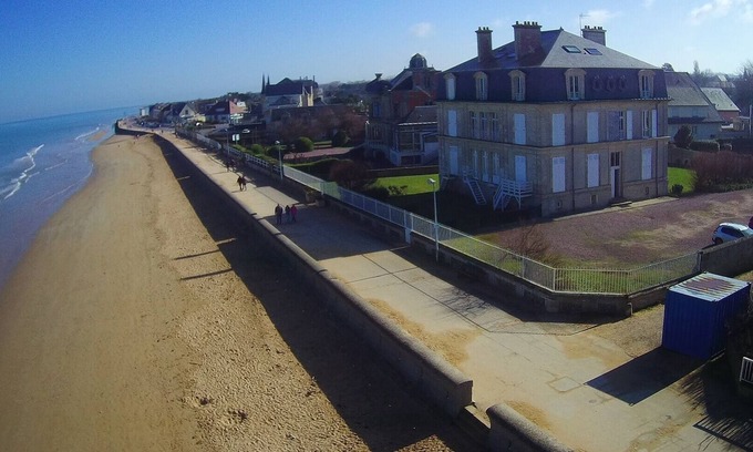 Asnelles Apartment | L'Horizon Bleu (Blue Horizon), sea front