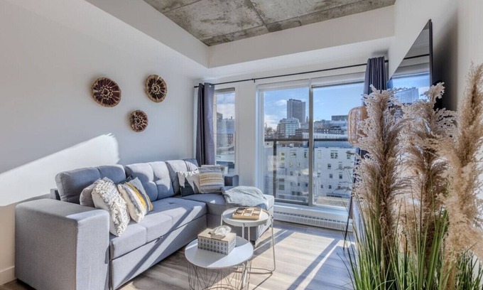 Saint-Roch Apartment | L'Horizon Urbain, Downtown, Toit-Terrasse Gym