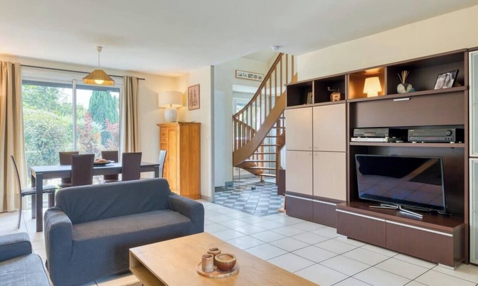 Canteleu House | L'Olivier, charmante maison avec parking et jardin