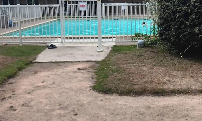 Equemauville Apartment | L, orchid