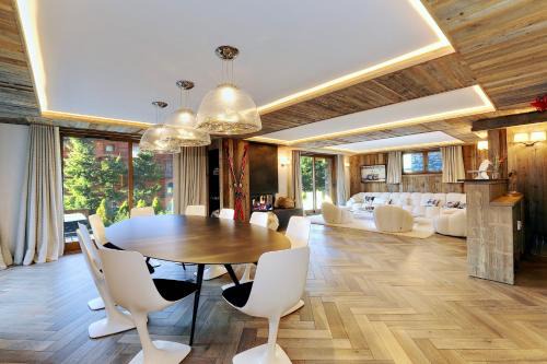 Meribel Village Ski Chalet | L'Ours Rouge