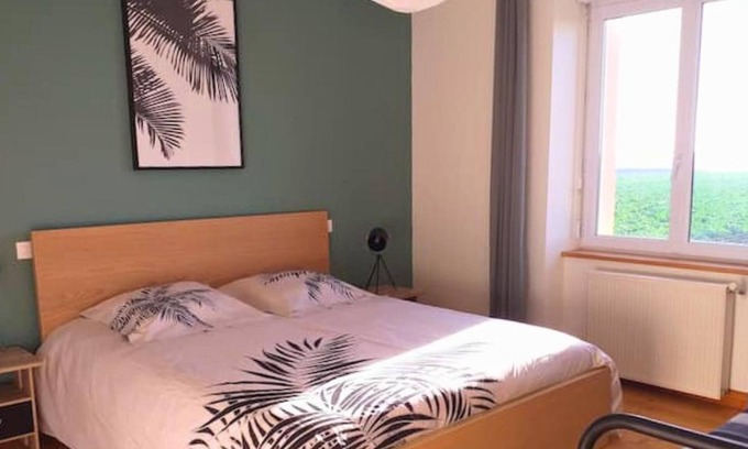 Plounevez-Lochrist House | La Bâtisse du Dolmen Clara