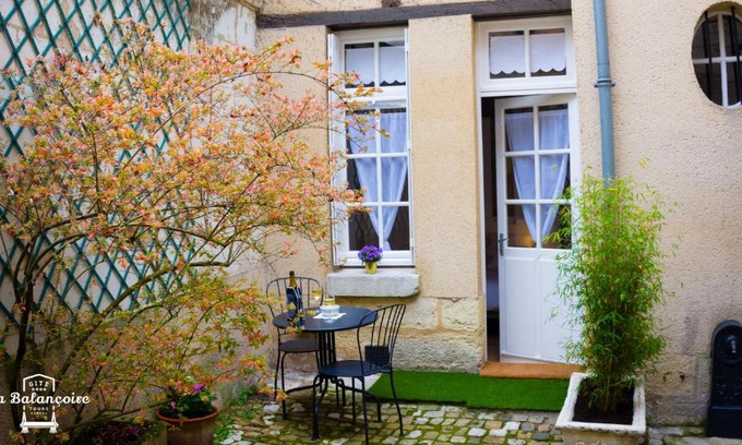 Old Town Apartment | La balançoire