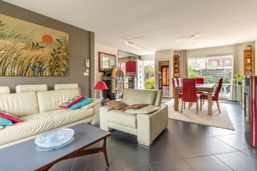 Fleury-les-Aubrais House | La Belle Escale - Maison proche gare et d'Orléans