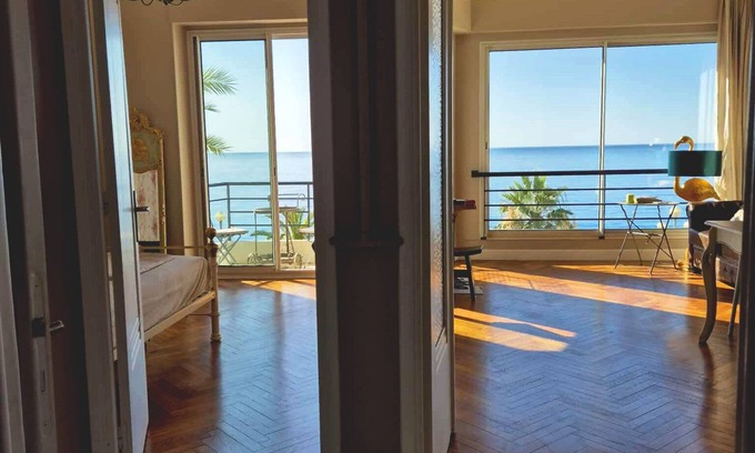 Fabron Apartment | La Belle Fantastic apartment with full sea view, spacious rooms
