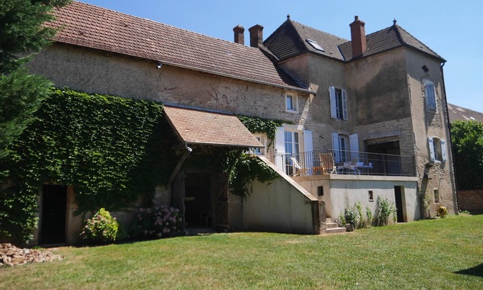 Nanton Other | La Bergerie -Nanton, old renovated farmhouse with swimming pool for familie