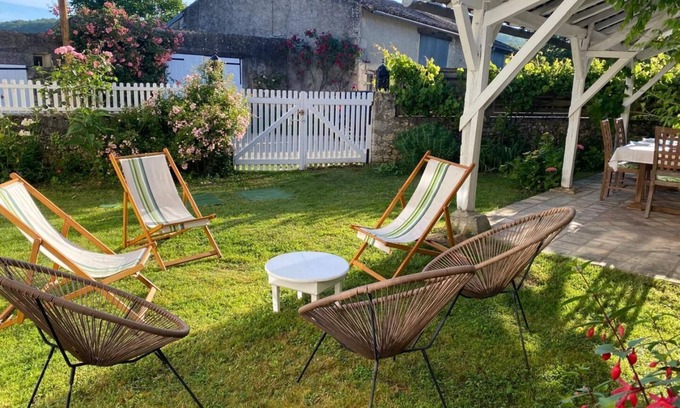 Vienne House | La Biche - Bonnes - Gîte