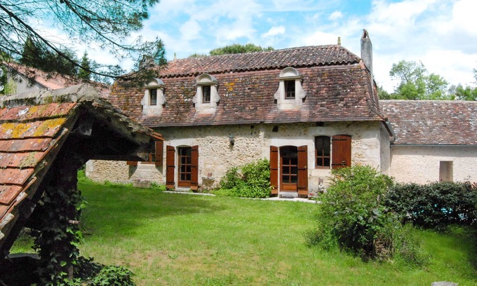 Saint-Jean-dEstissac House | La Borie by Interhome