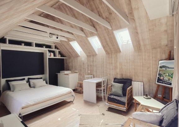 Plogoff Bed & Breakfast | La Bulle d'EMBRUNS d'HERBE