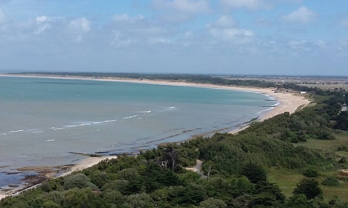 Saint-Clement-des-Baleines House | La Conche beach on foot