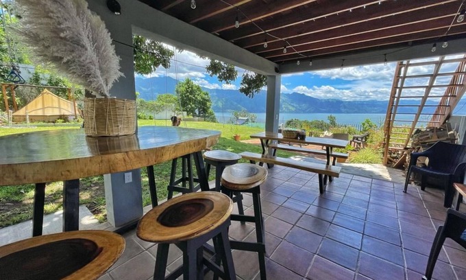 San Pedro La Laguna Cabin | La Cabana de Sambo, queen bed, amazing views, private balcony, dream shower