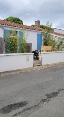 Saint-Georges-d'Oleron House | la cabane de chez berthe proche de la plage