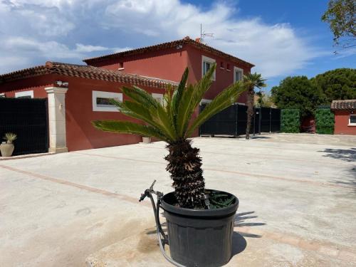 Marignane Apartment | La Casa Bella