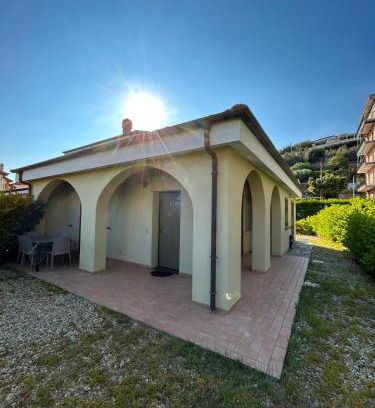 Riva Ligure Apartment | La casa di Mauro - Parcheggio privato gratuito - Mare e ciclabile a pochi passi