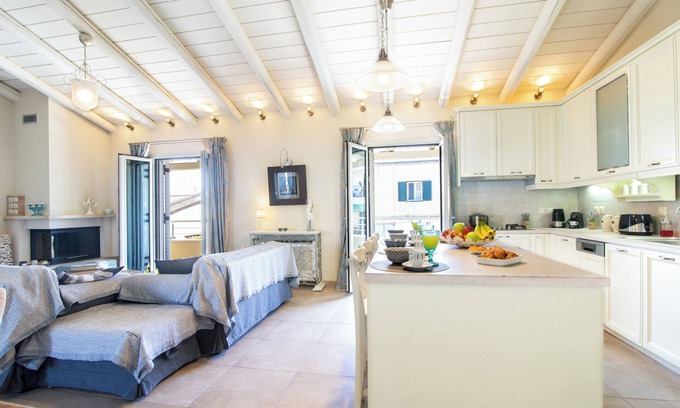 Corfu Town Apartment | La Casa Sedici by Corfu Escapes