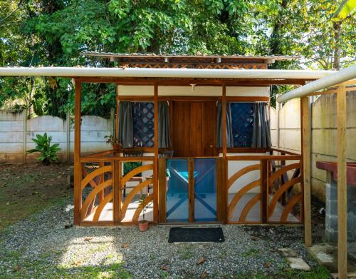 Manzanillo Apartment | La Casita Cozy Beachfront Cottage with Shared Pool Access