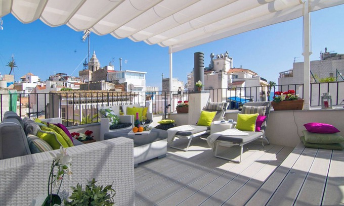 Sitges Town Center Villa | La Casita del Mar by Hello Homes Sitges