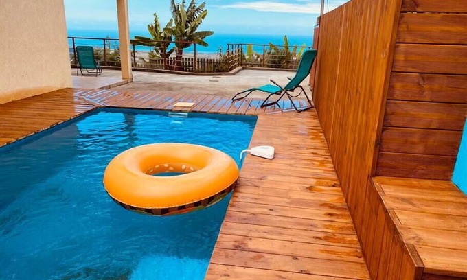 L'Etang-Sale Villa | La Caza Léo - 120m² - Sea view swimming pool