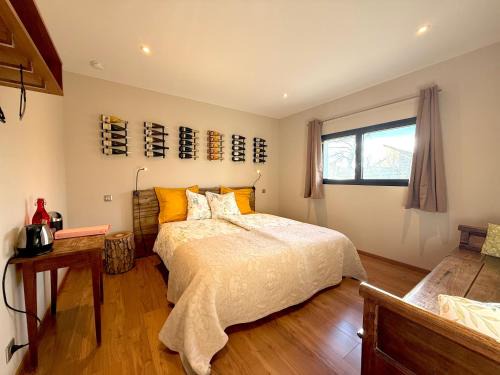 Gueberschwihr Bed & Breakfast | La Chambre aux Bouteilles - Domaine GUETH - Vins d'Alsace et oenotourisme