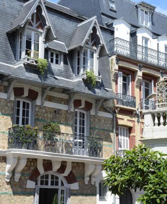 Trouville-sur-Mer Bed & Breakfast | La Chambre du 21