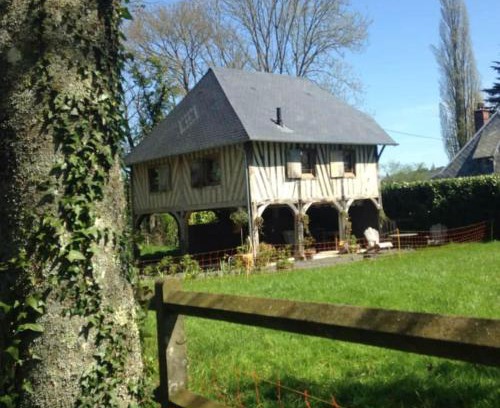 Les Authieux-sur-Calonne House | La CHARETTERIE Gites du Manoir de La Porte