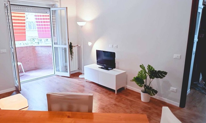 Quartiere XXXIII Lido di Ostia Ponente Apartment | LA CHIOCCIOLA: Ostia centro città, due passi dal mare
