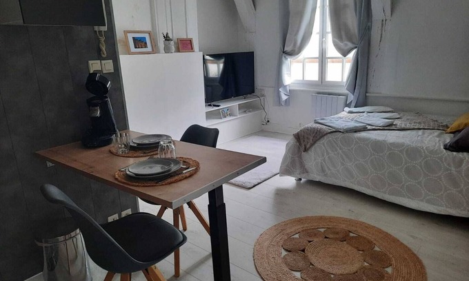 Old Town Apartment | La Chouette de la Cathédrale/Calme/Jardin