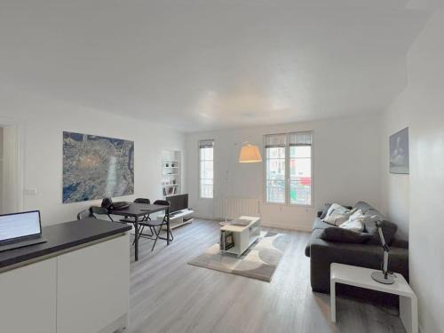 Saint-Germain-en-Laye Apartment | La Clé de Pierre