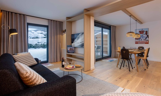 Chamonix-Mont-Blanc Apartment | La Cordee 703 Apartment - 2 bedrooms, sleeps 4-7 with terrace, pool & parking