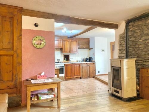 Saint-Pierre Apartment | La corte del meleto - appartamento in stile Valdostano