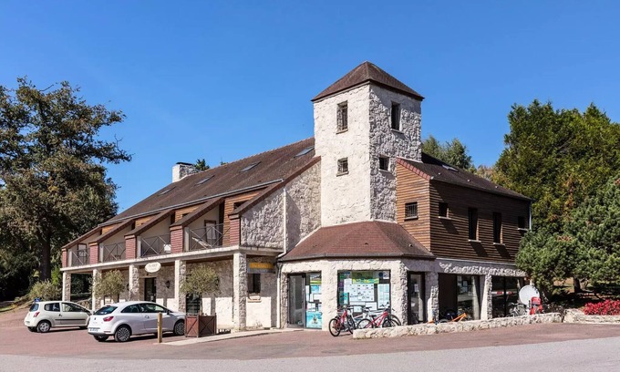 Berny Riviere Apartment | La Croix du Vieux Pont campsite* - Apartment 3 rooms 4 adults + 2 children - TV