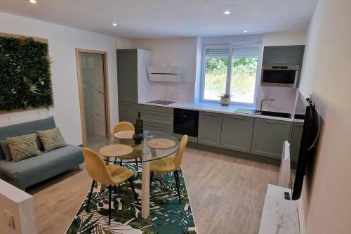 Cravanche Apartment | La Dame - Parking Privé GRATUIT Proche GE Alstom & Centre-Ville