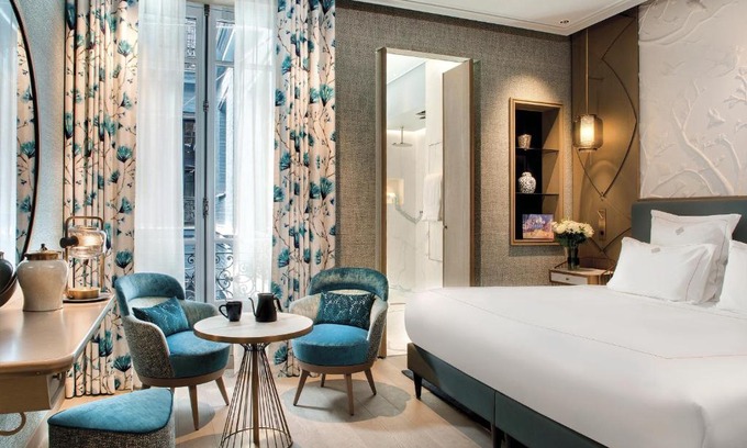 Champs-Elysees Hotel | La Demeure Montaigne