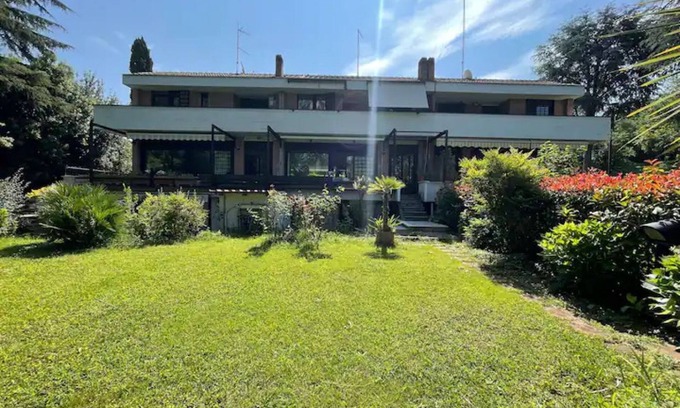 Gianicolo Villa | La Dolce Vita - A Tropical Garden in Rome